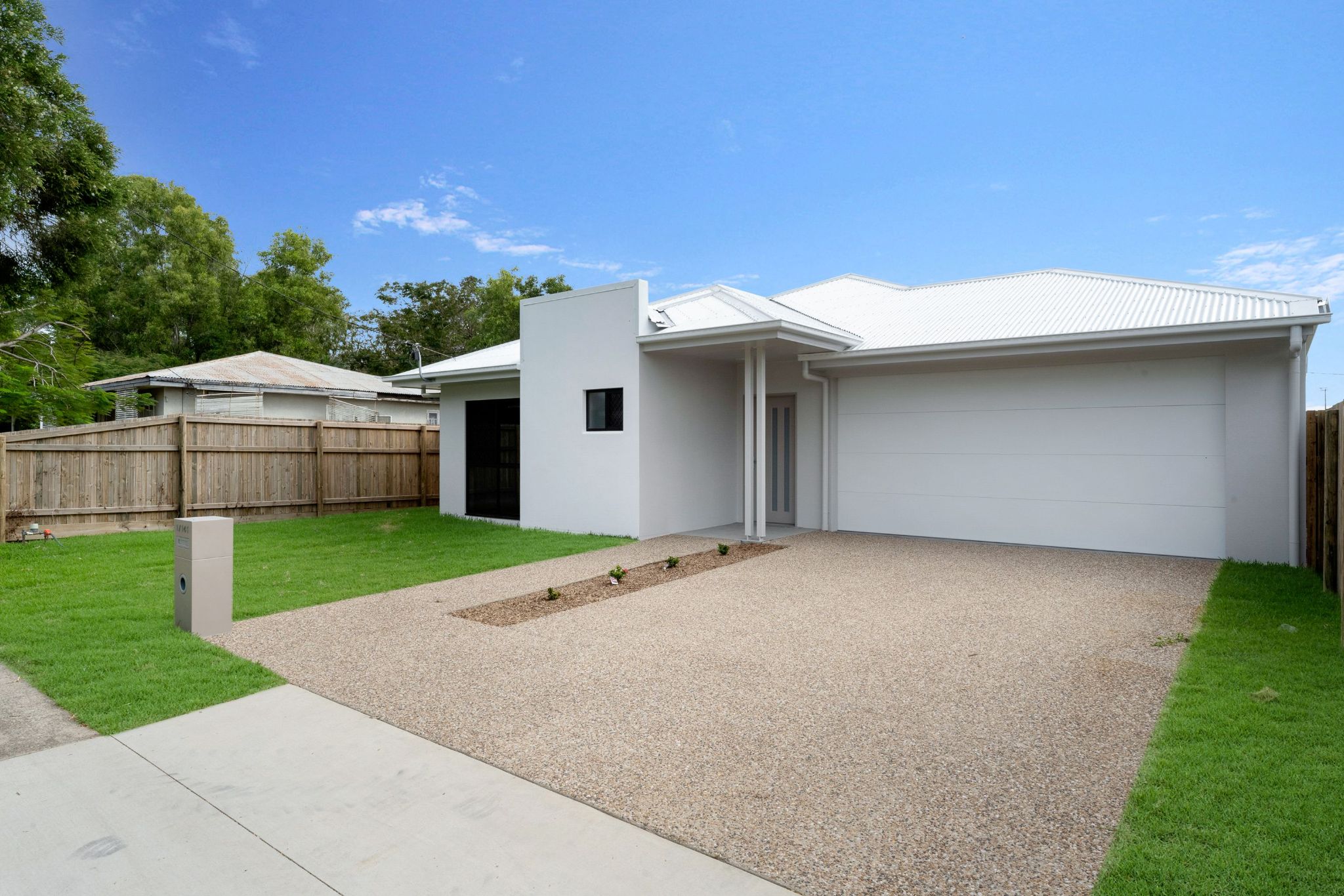 Bayswater Rd 141   Front3