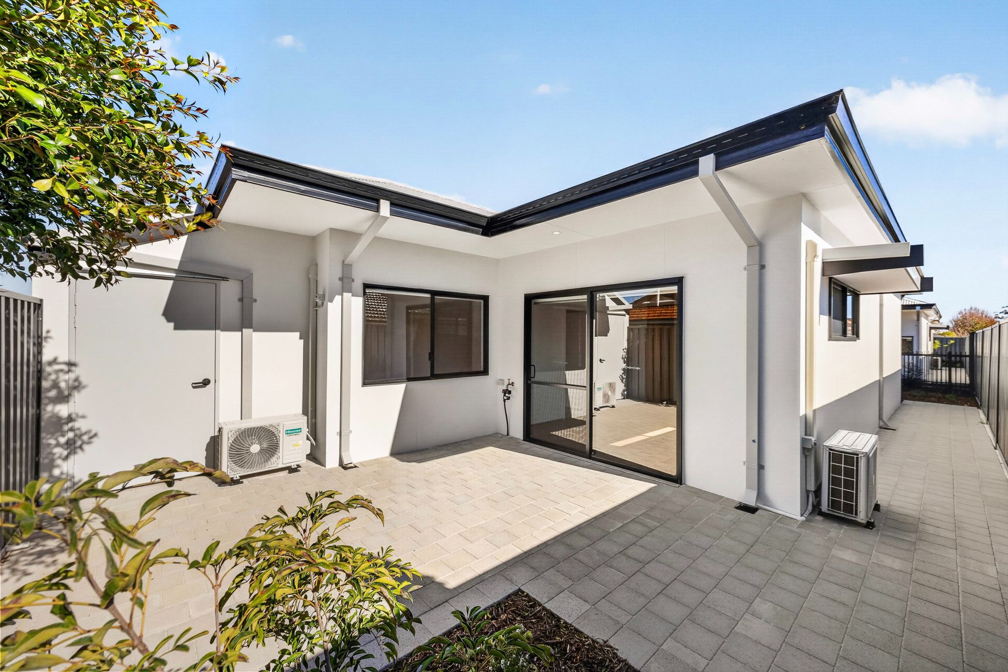 19 1132 john st - 20