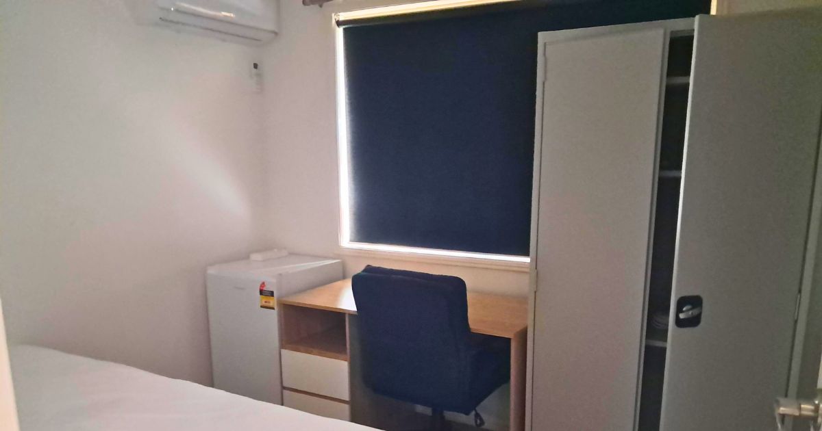 Spacious SIL Home in Thabeban Bedroom