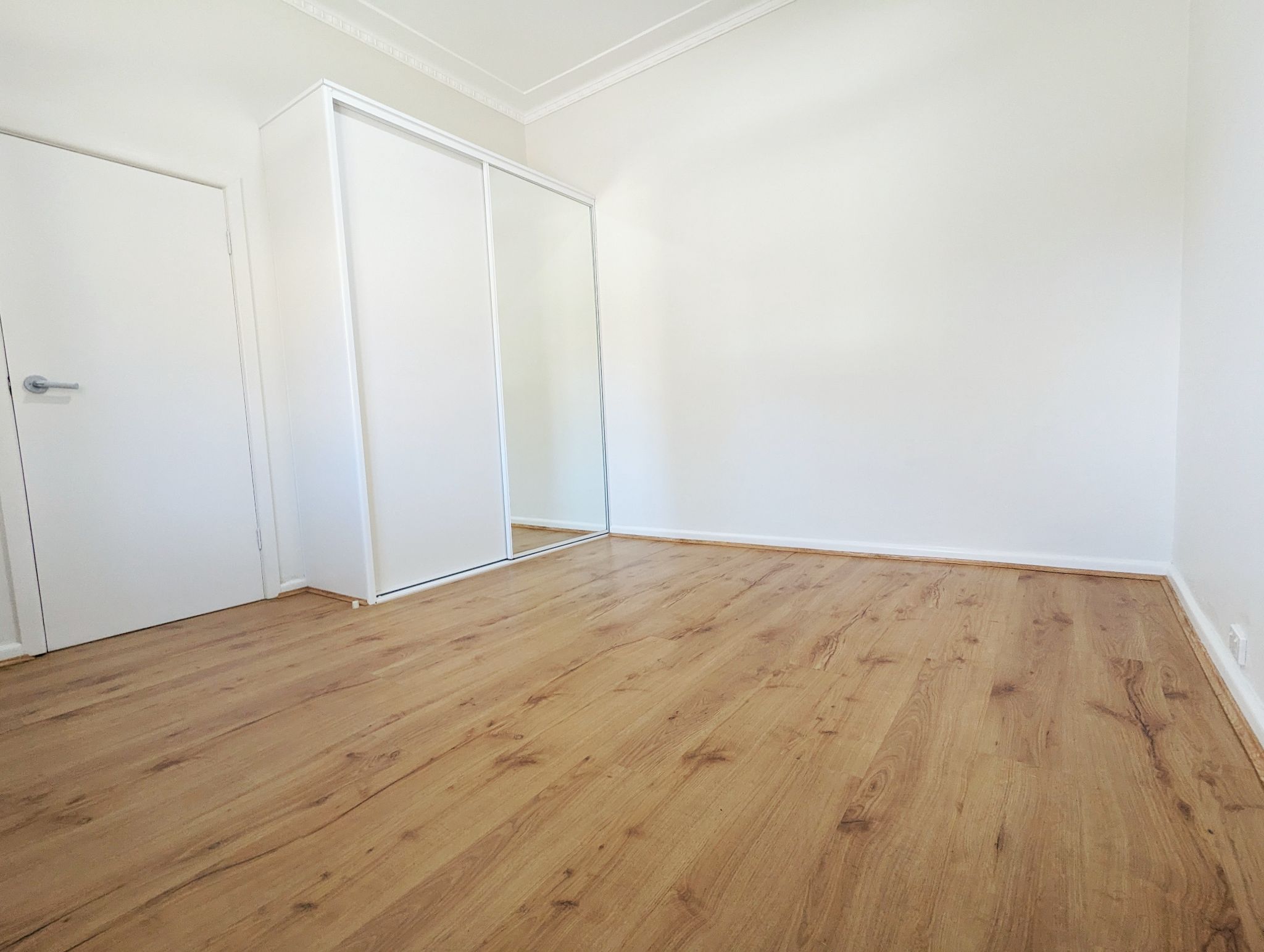 PXL 20230831_042749136-01