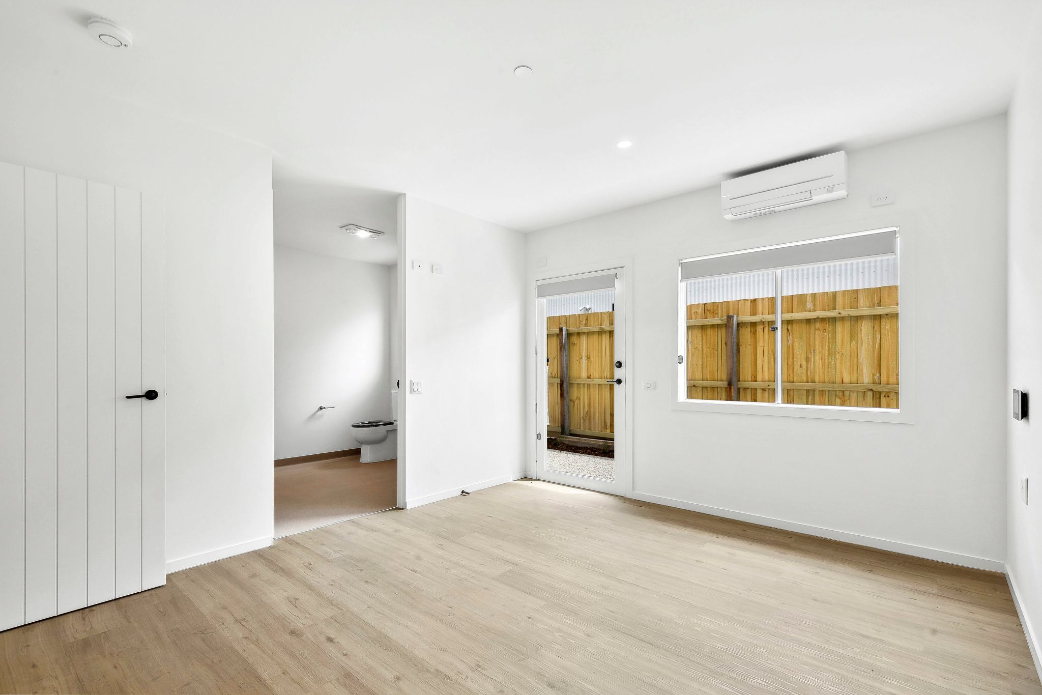 1729598368978 bwrm-02