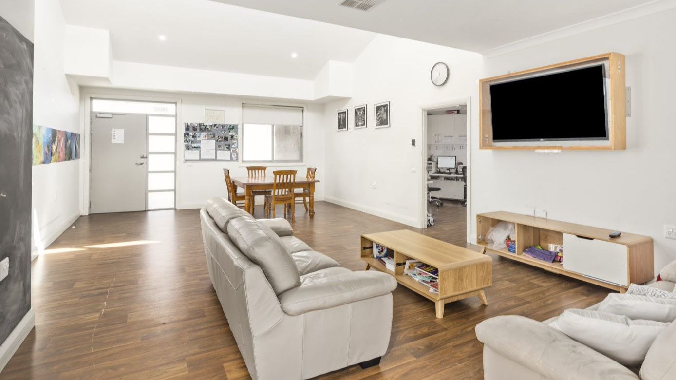 NSWSYD i-2_lounge_and_dining_2