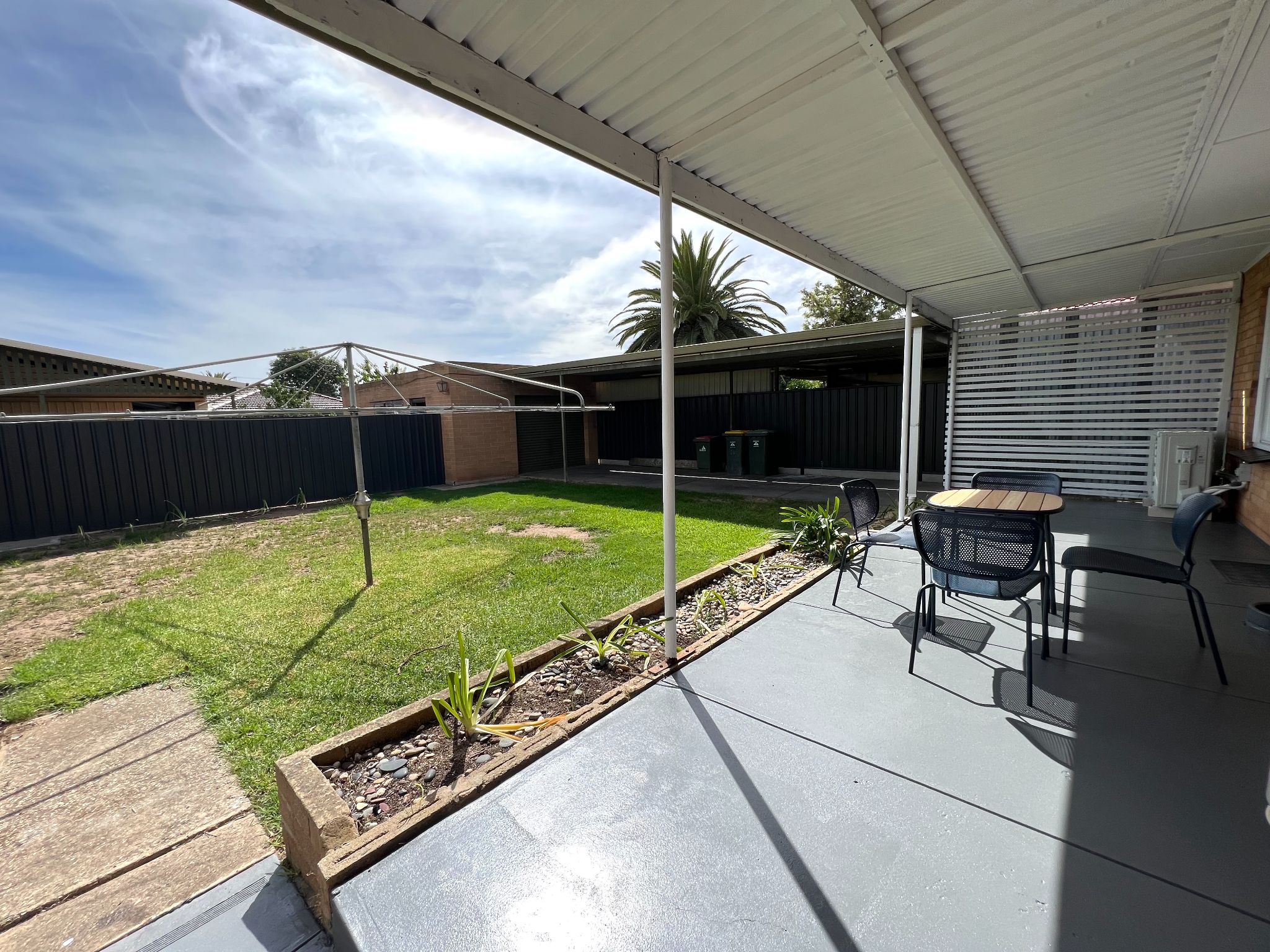 1C3C1ADA D718-4BF0-98EE-F1597DA6564F