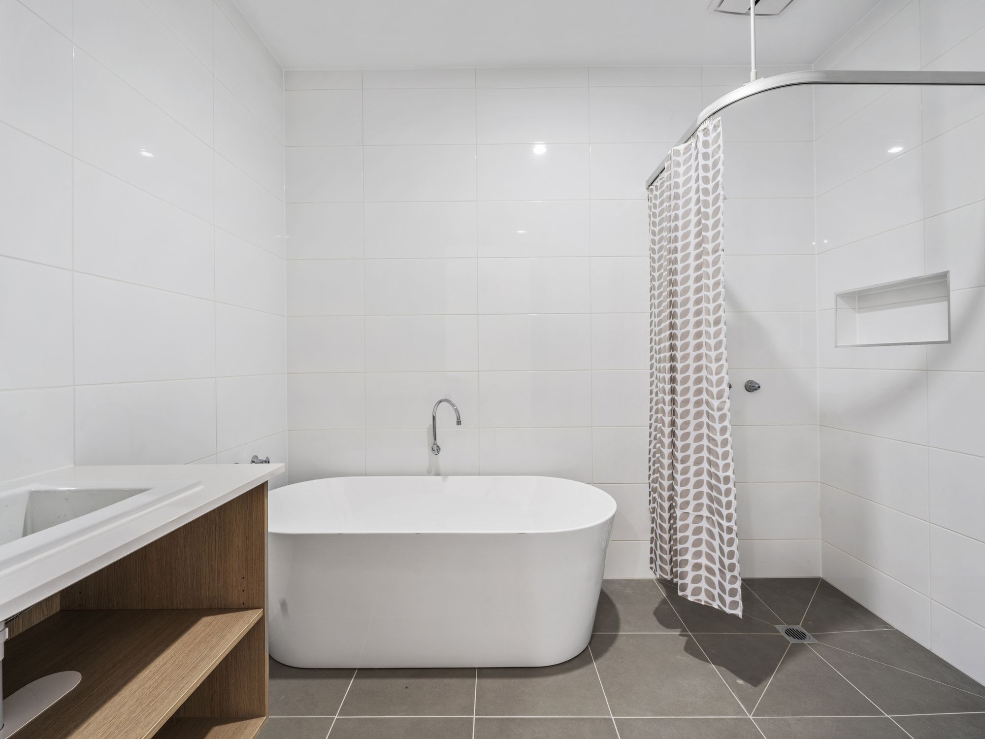 005 Open2view_ID876080-11_Gloria_Avenue