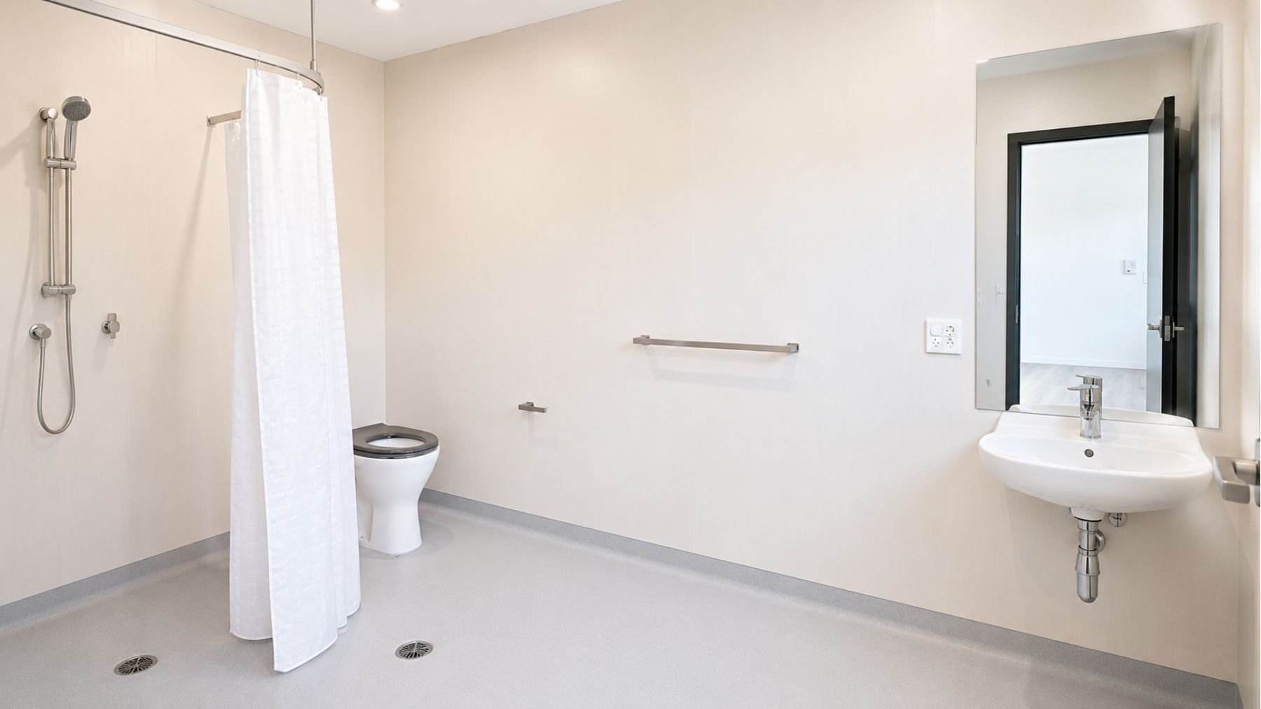 Bedroom 2 Ensuite