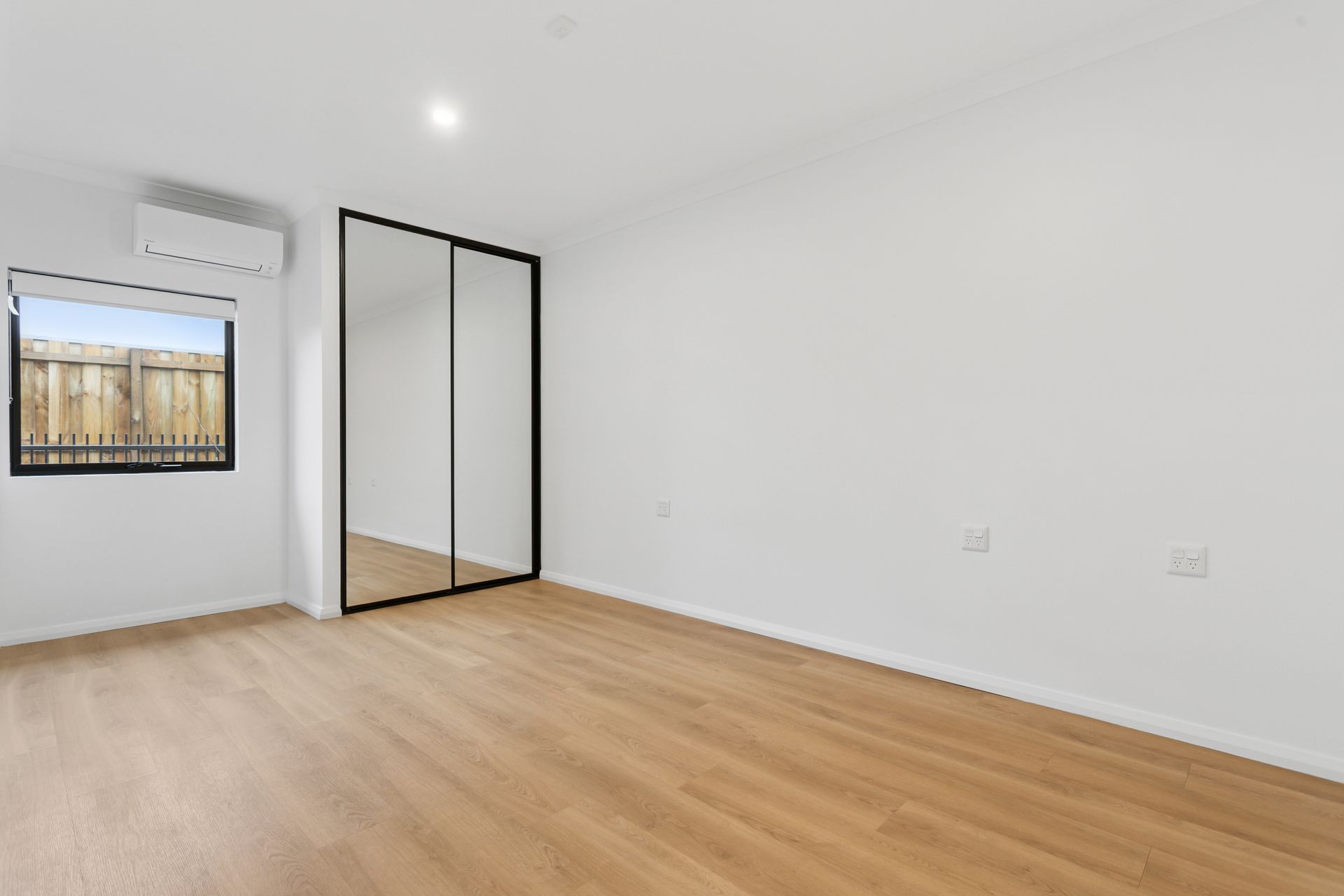 web 7 Blackburn St, Maddington 17