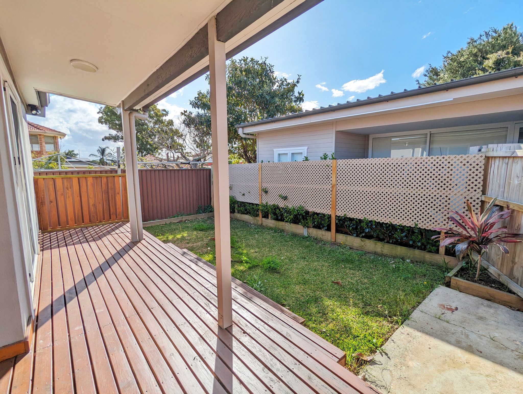 PXL 20230831_042439858-01