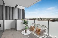 huntington balcony.jpg1772083009