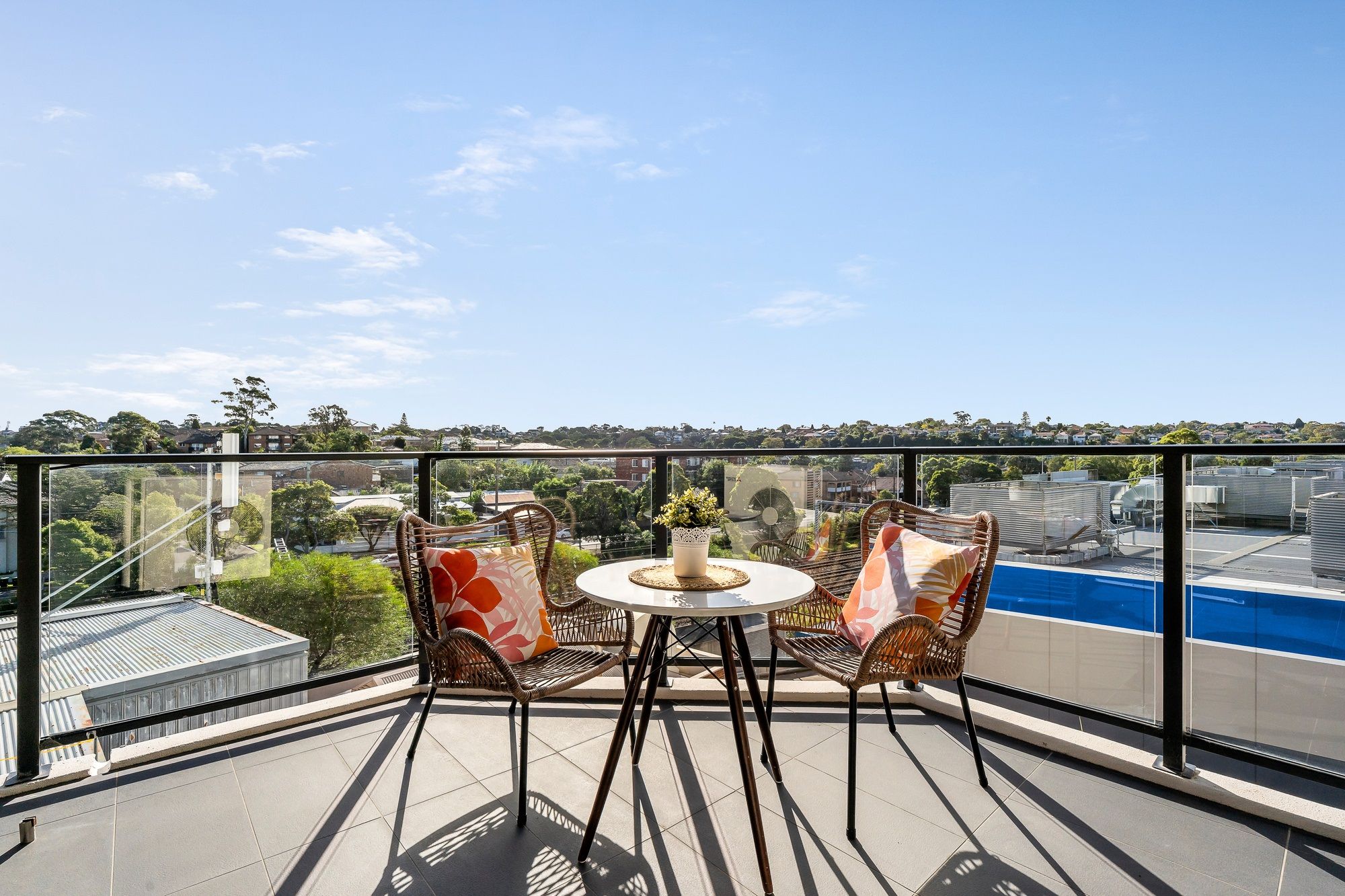 balcony   wide shot - rockdale 1