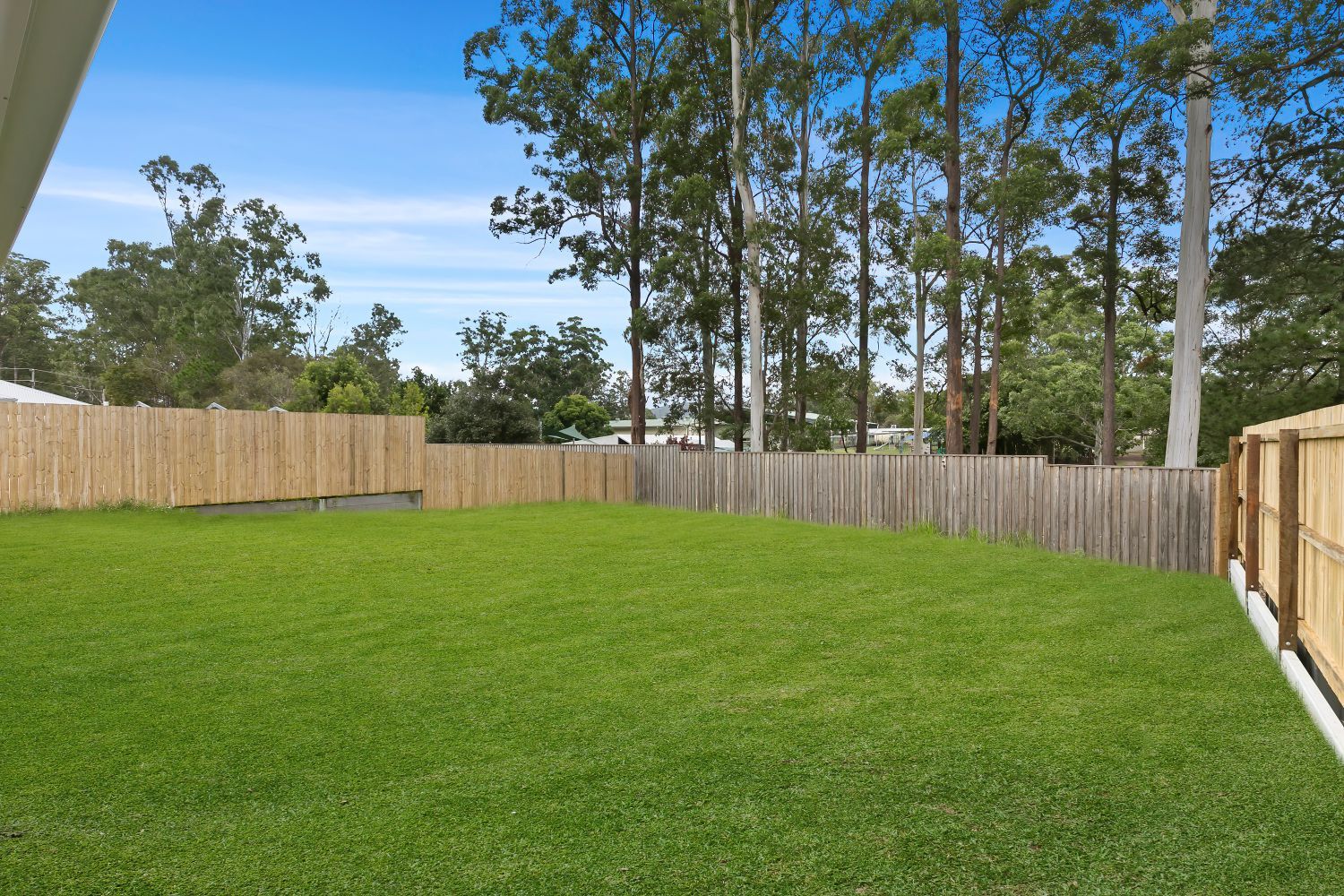 019 Open2view_ID941567-85_Hamilton_Road