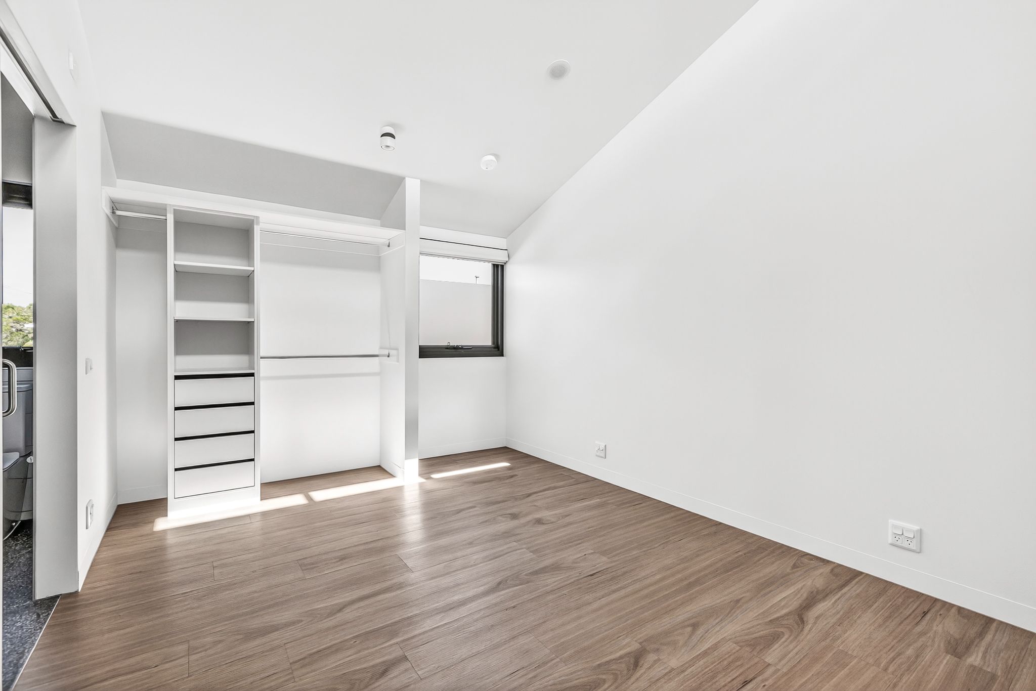 1757403311585 bwrm-006