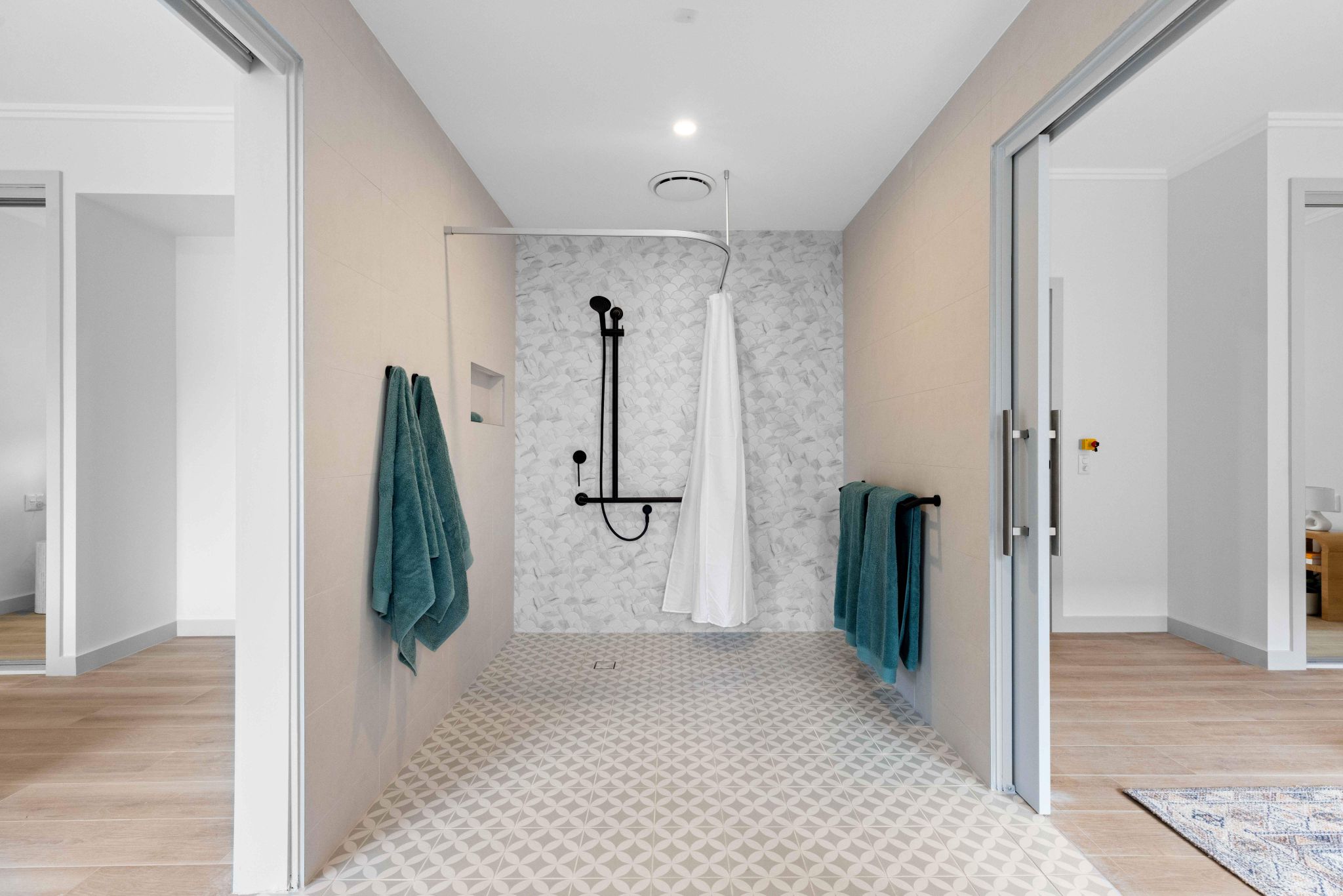 2 bedroom bathroom image