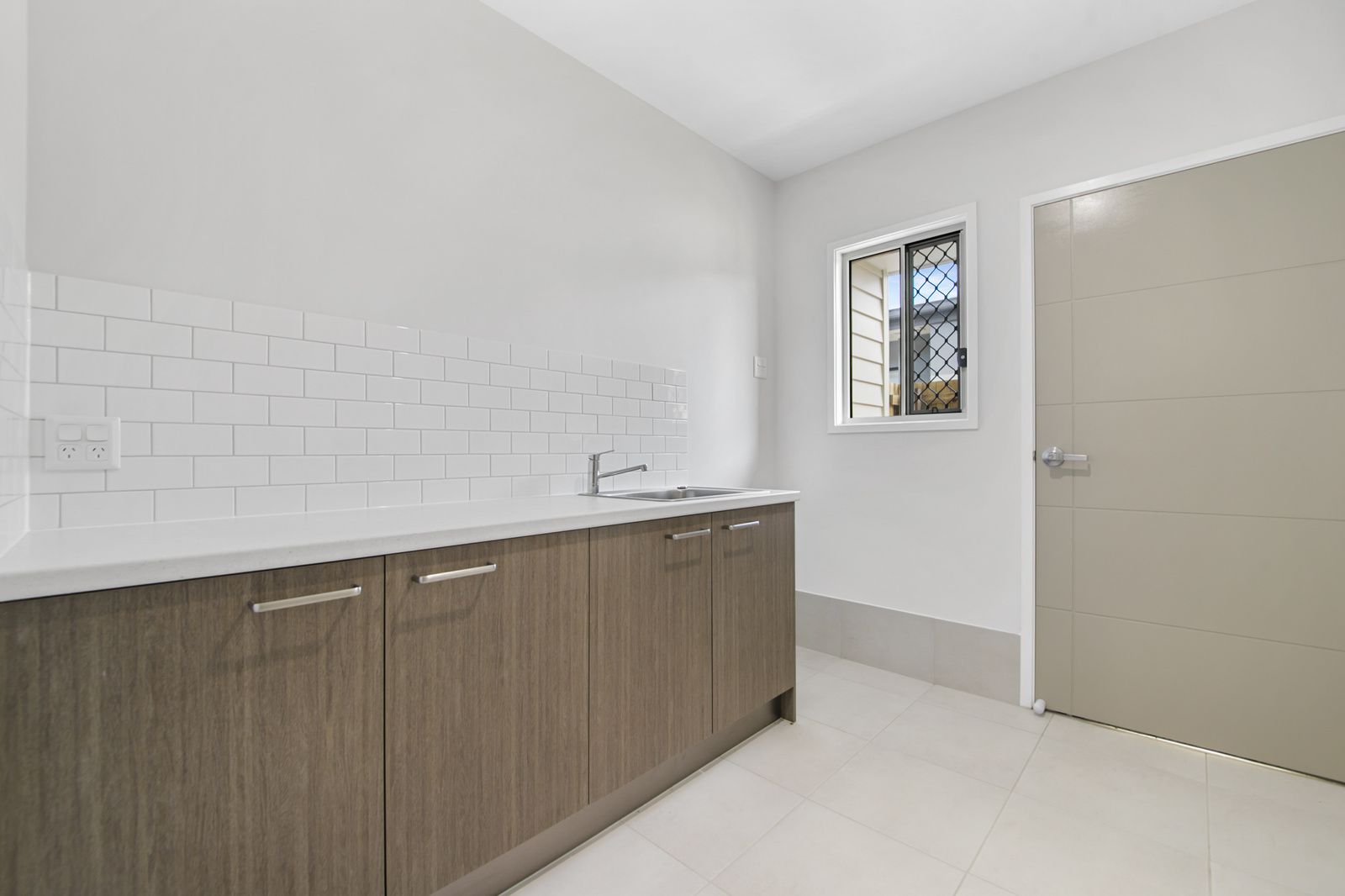 010 Open2view_ID677147-58_Mercy_Circuit