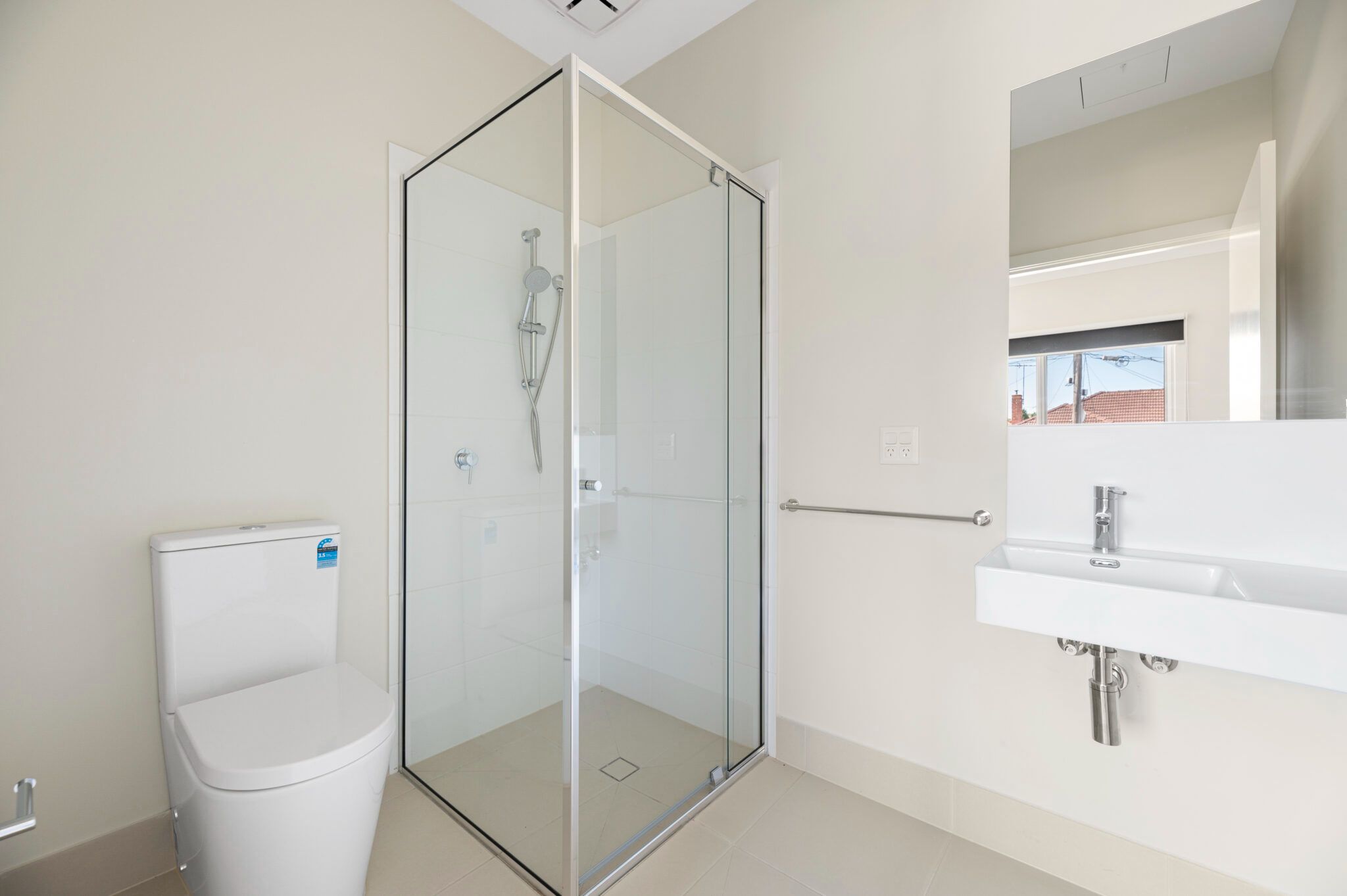 Front Living-17-Fifth-St-Dandenong_022-2048x1363