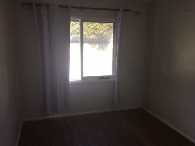 Yarrabin small room window