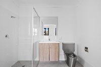 012 Open2view_ID984522-740_Kent_Street