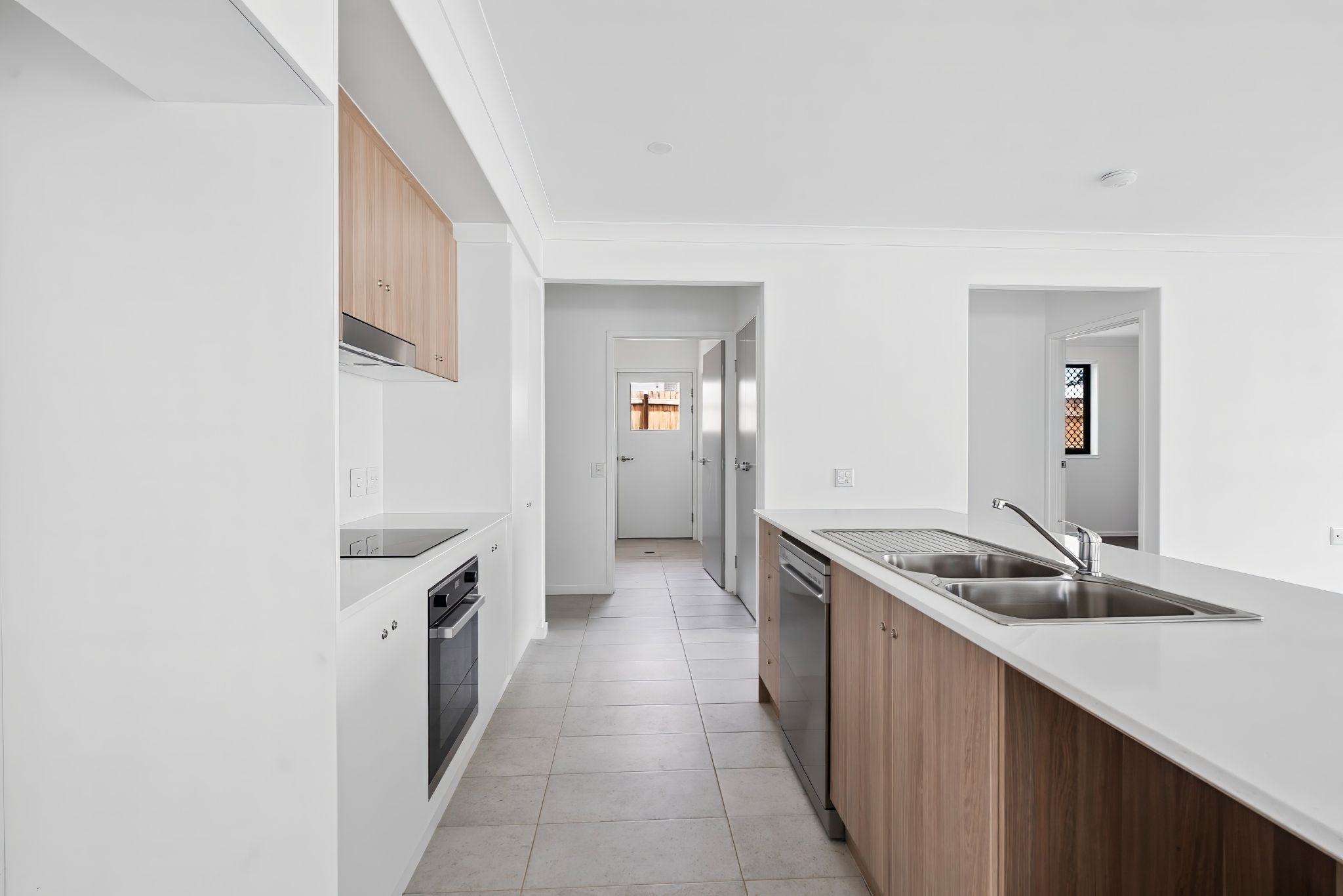 023 Open2view_ID984522-740_Kent_Street