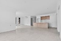 017 Open2view_ID984522-740_Kent_Street