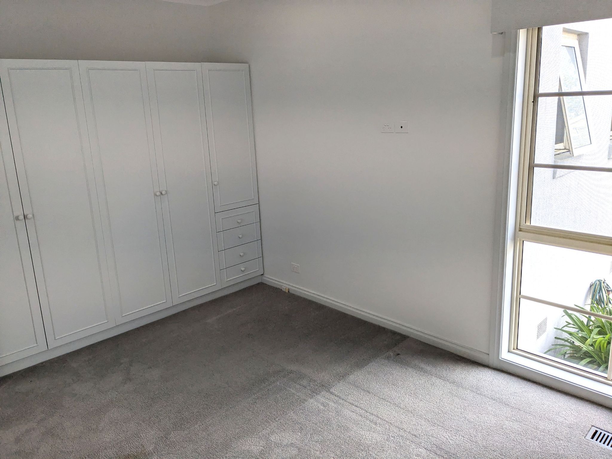 Vacant Room Wardrobe