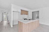 019 Open2view_ID984522-740_Kent_Street
