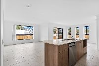 011 Open2view_ID984522-740_Kent_Street