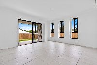 020 Open2view_ID984522-740_Kent_Street