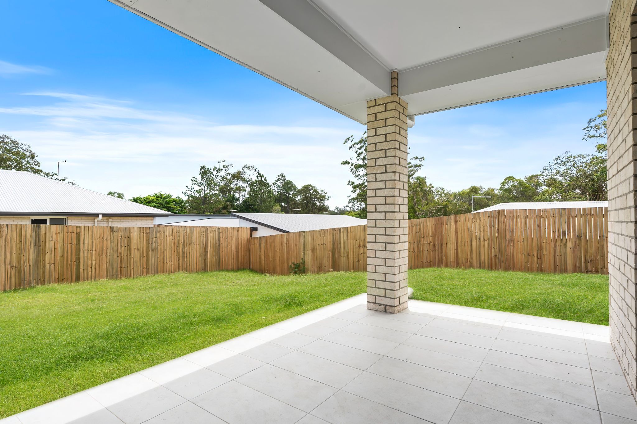 007 Open2view_ID984522-740_Kent_Street