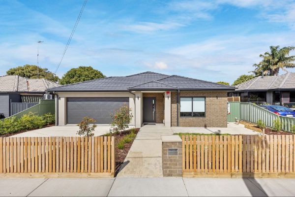 Bruce   Facade 1 LR No Logo