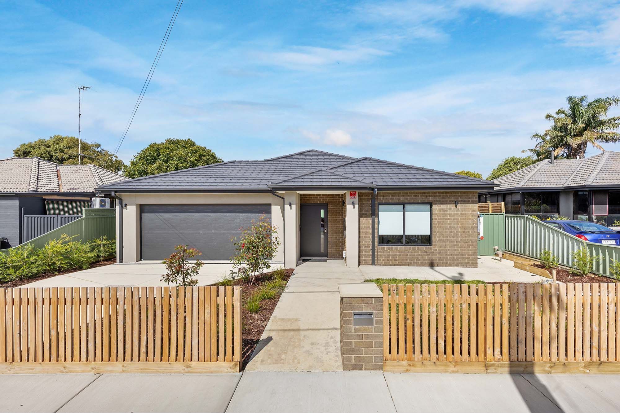 Bruce   Facade 1 LR No Logo