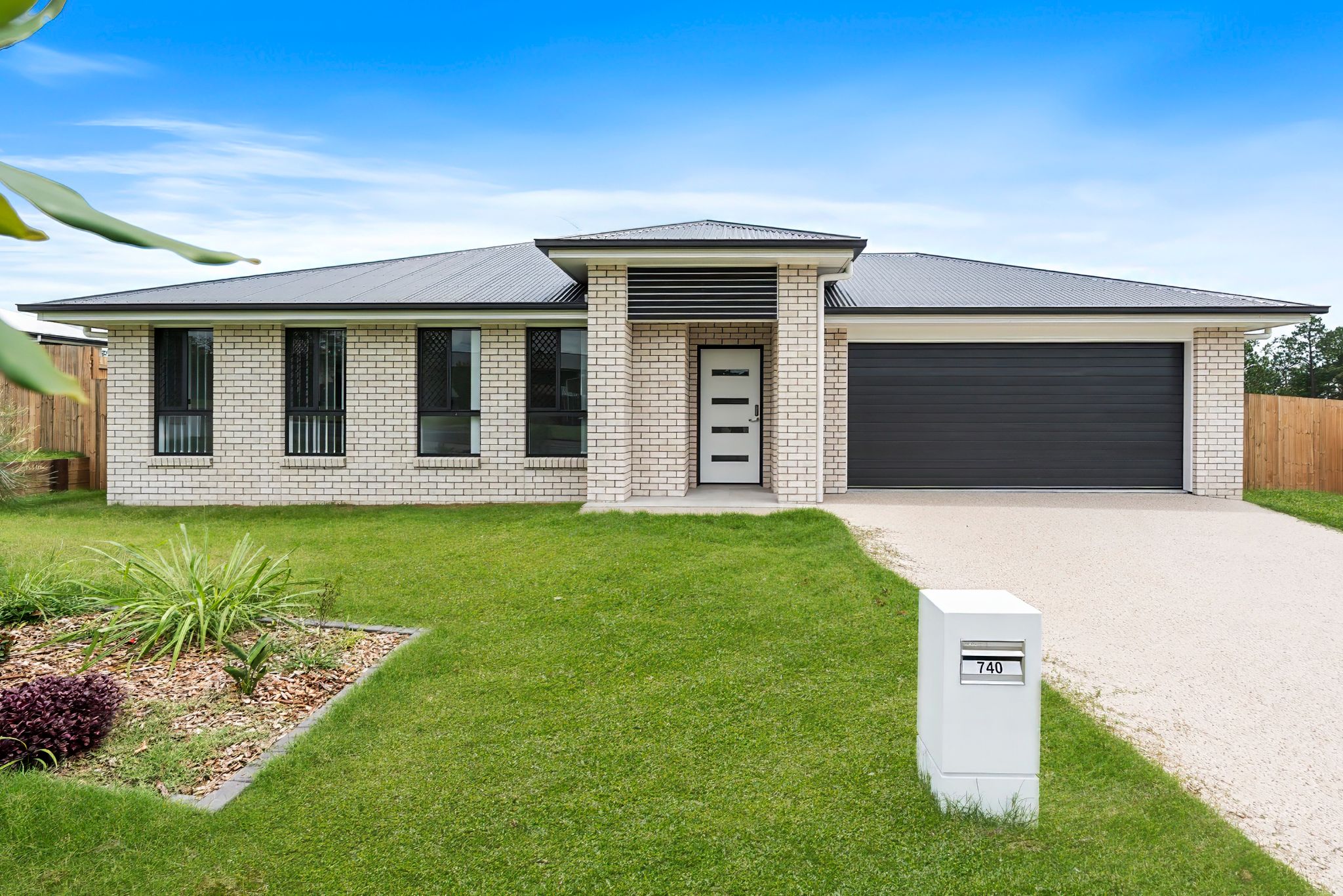 021 Open2view_ID984522-740_Kent_Street