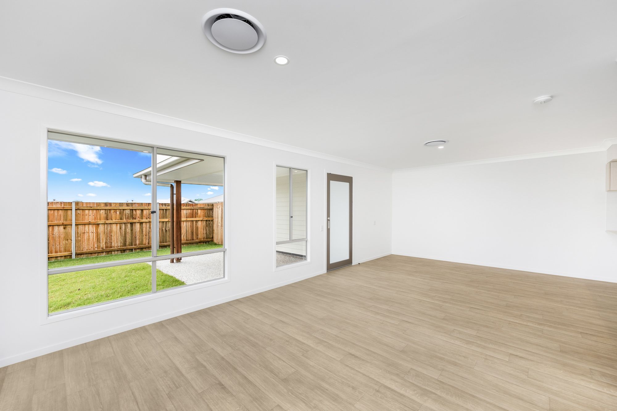 4   Frederick St - Living