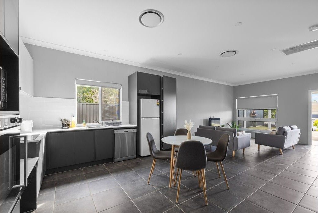 3   Brisbane Rd 55 - Kitchen