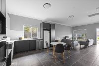 3   Brisbane Rd 55 - Kitchen