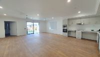 3   Buchanan St 33 - Kitchen to Living