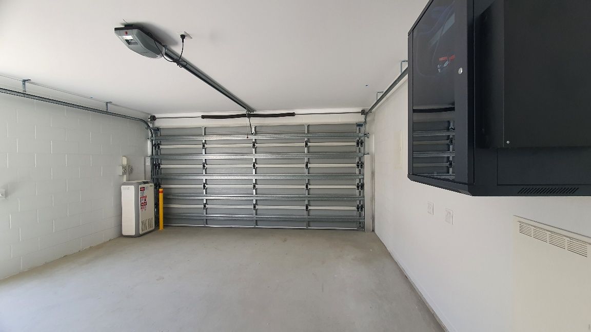 10   Buchanan St 33 - Garage