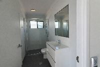 8   Buchanan St 33 - OOA Bathroom