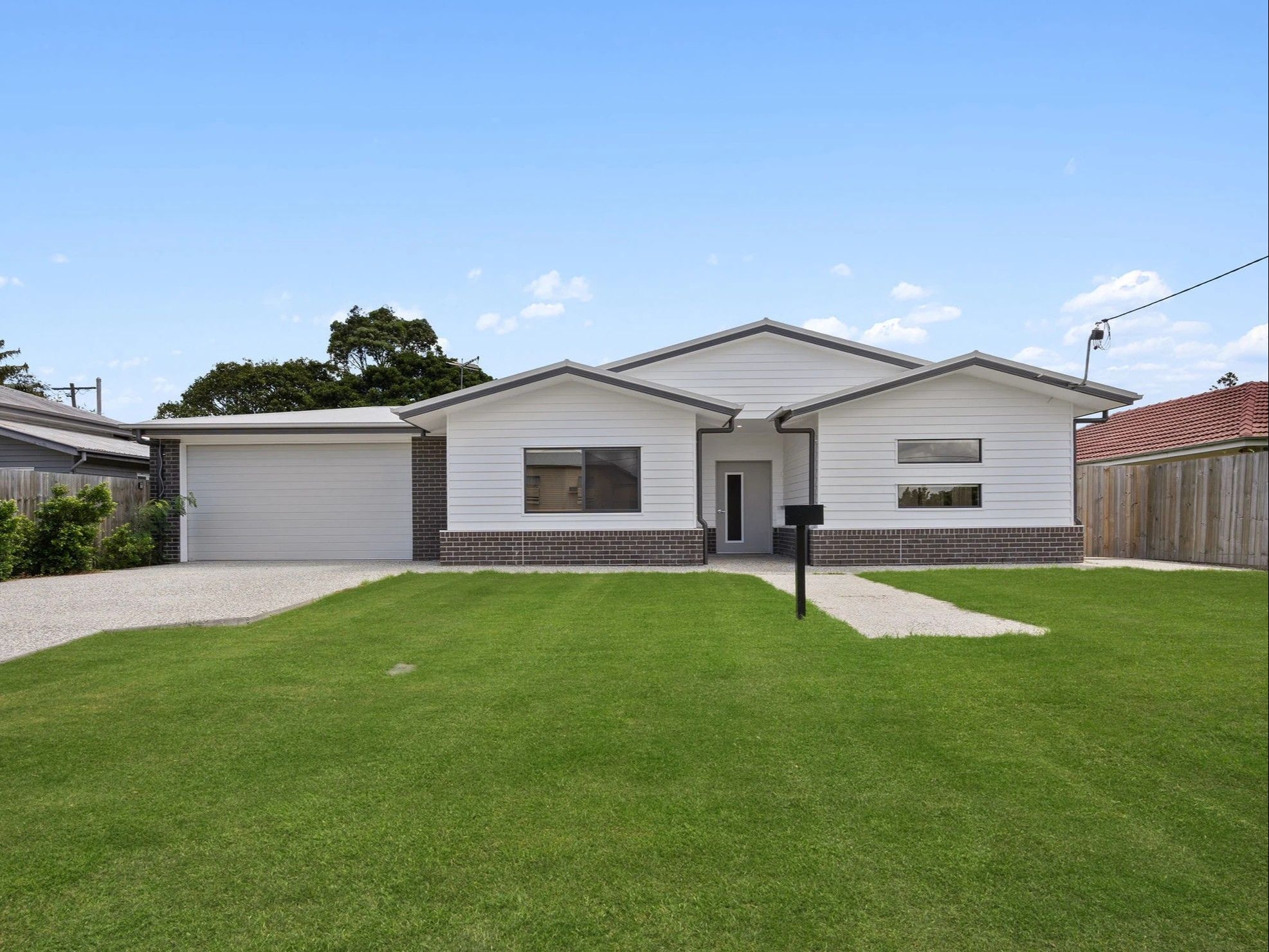 1   Elliott St 13 - Front