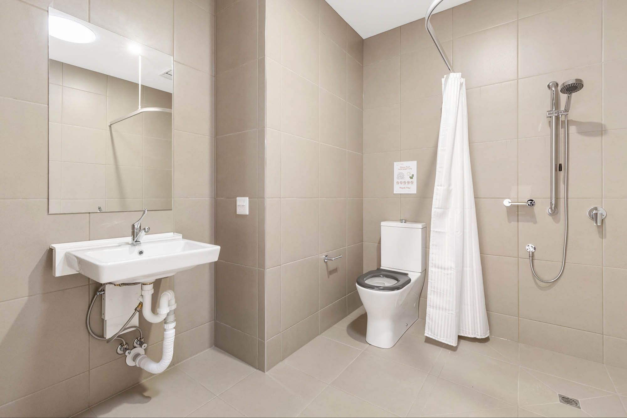 Ensuite HR No Logo_LR_Q7