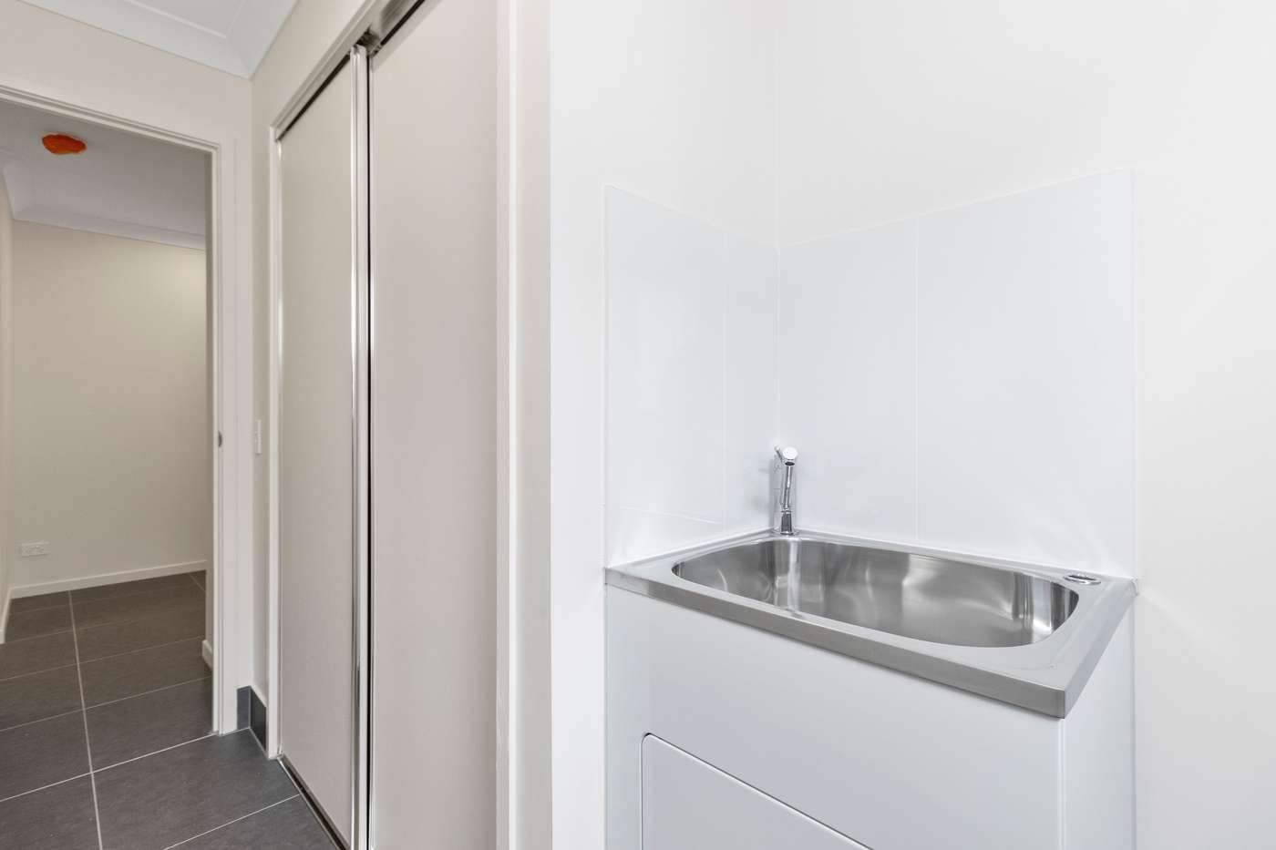 l RayWhite-10009561-11