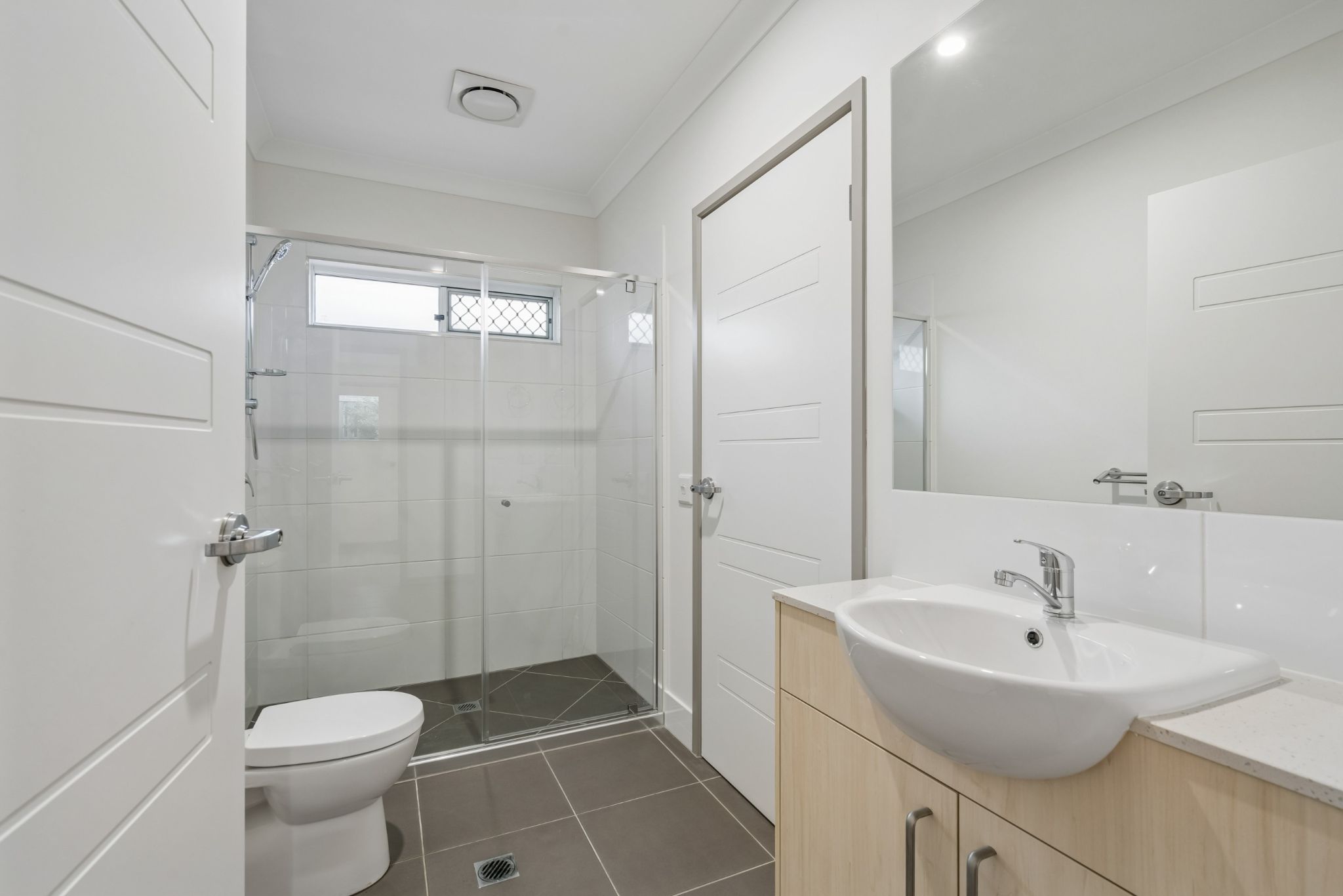 online image-compressor_011_Open2view_ID1028870-45_Bognuda_St_Bundamba