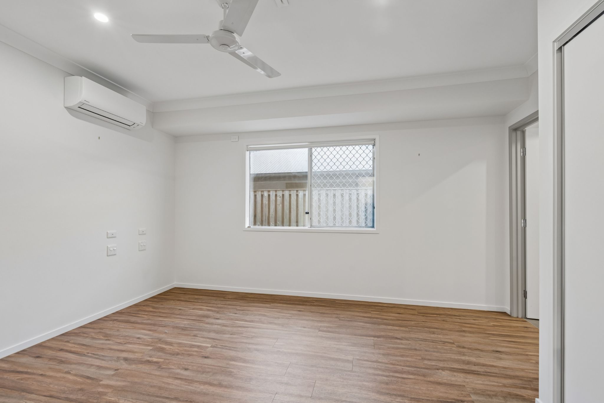 online image-compressor_004_Open2view_ID1028870-45_Bognuda_St_Bundamba