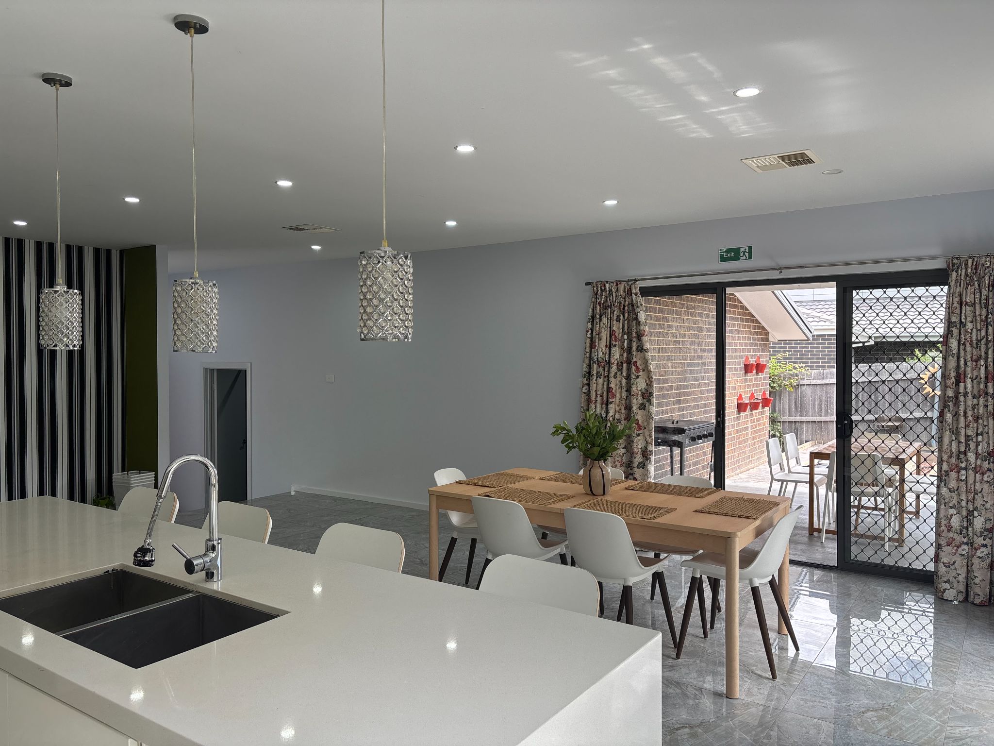 76344014054 52CB4EAC-5ACE-45FB-86F2-2A84AFAFB9EB