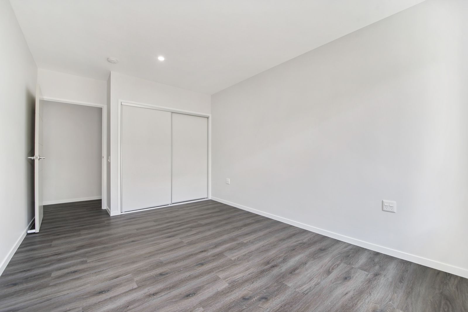 021 Open2view_ID677147-58_Mercy_Circuit