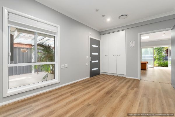 EBLI 555469_9_Martin_Avenue_003