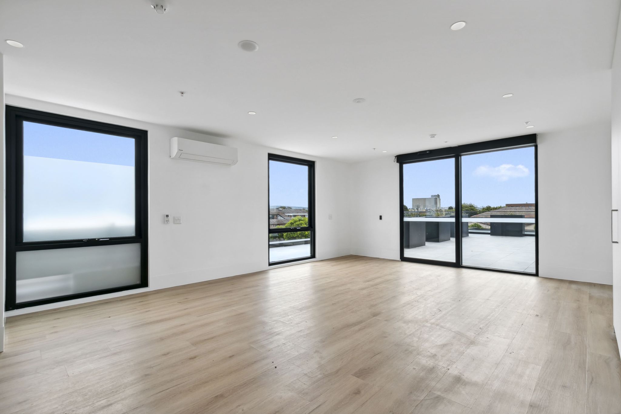 005 Open2view_ID864482-28_Pickett_St_Dandenong