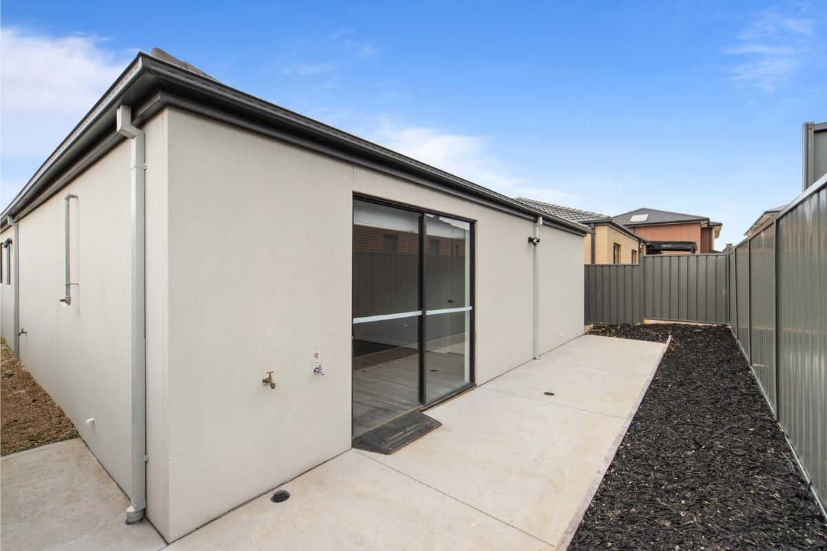 Tarneit 46 backyard