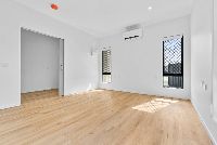 014 Open2view_ID1003017-14_Zephyr_Crescent