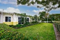 SIL045 LR-BilambilHts-exterior1