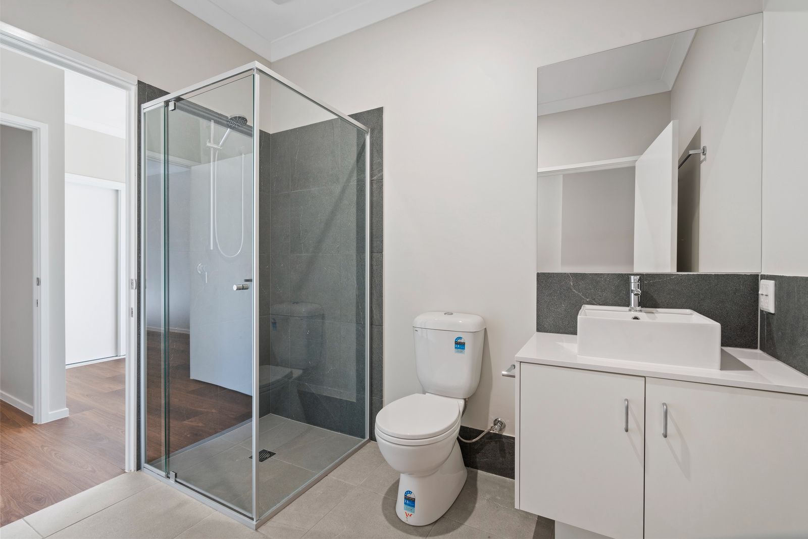 007 Open2view_ID965913-24_Livistona_Street