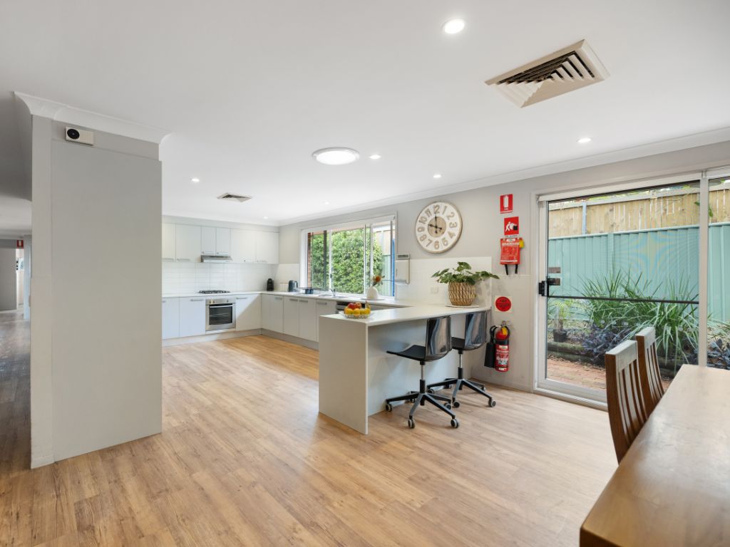 Short Term Accommodation Respite Dee Why-Grevillia_Image 05_Kitchen Dining
